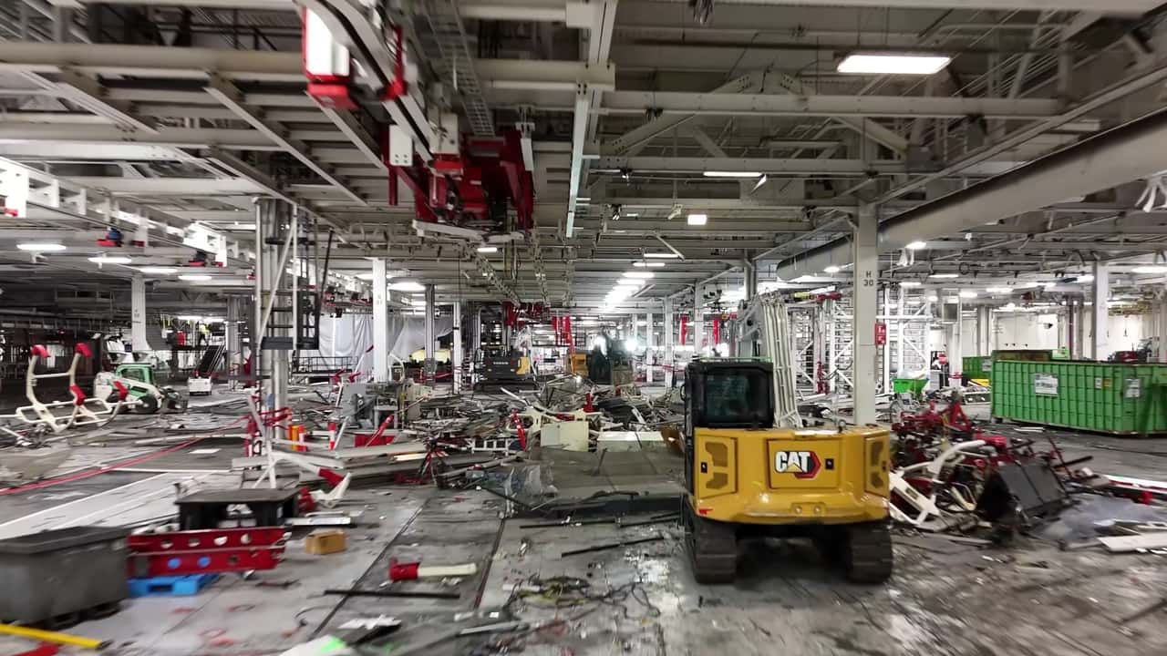 See How Tesla Tore Down The Model S Factory To Build Robots Instead - COWIN industry news